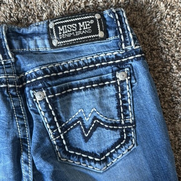 Miss Me 27 Light Wash Distressed Skinny Jeans - Picture 9 of 11